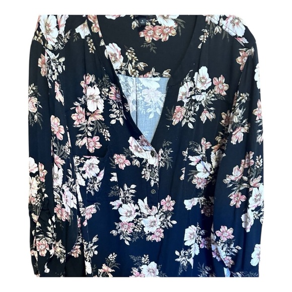 Torrid Size 5 Black Vintage Floral Y-neck shirt - Picture 9 of 12